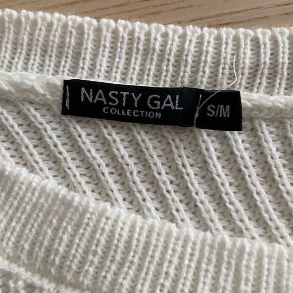 New Nasty Gal off the shoulder sweater - Picture 3 of 4